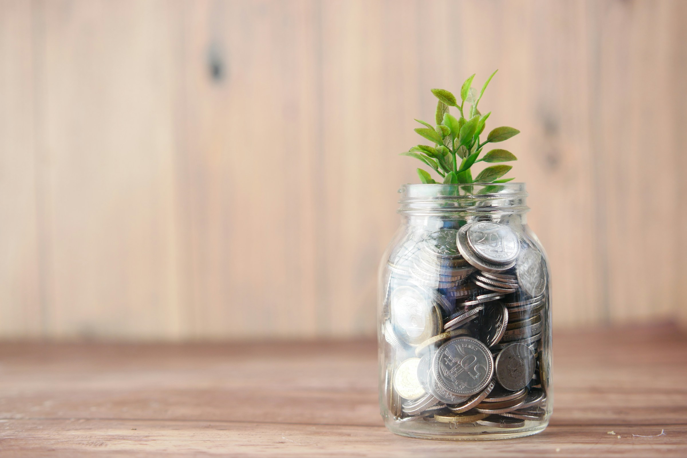 Persona planeando su retiro financiero